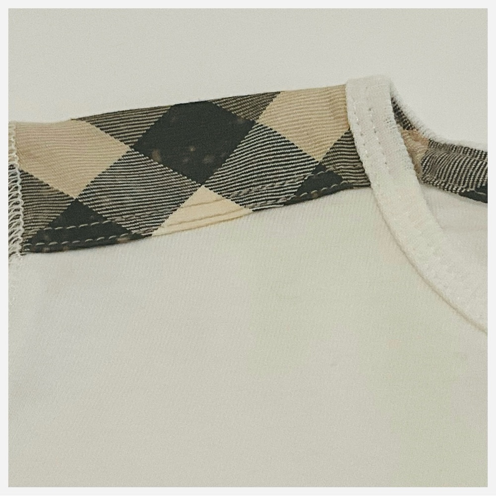 BURBERRY WHITE SHORT SLEEVES W/CHECK SHOULDER PANELS. - Picture 7 of 7